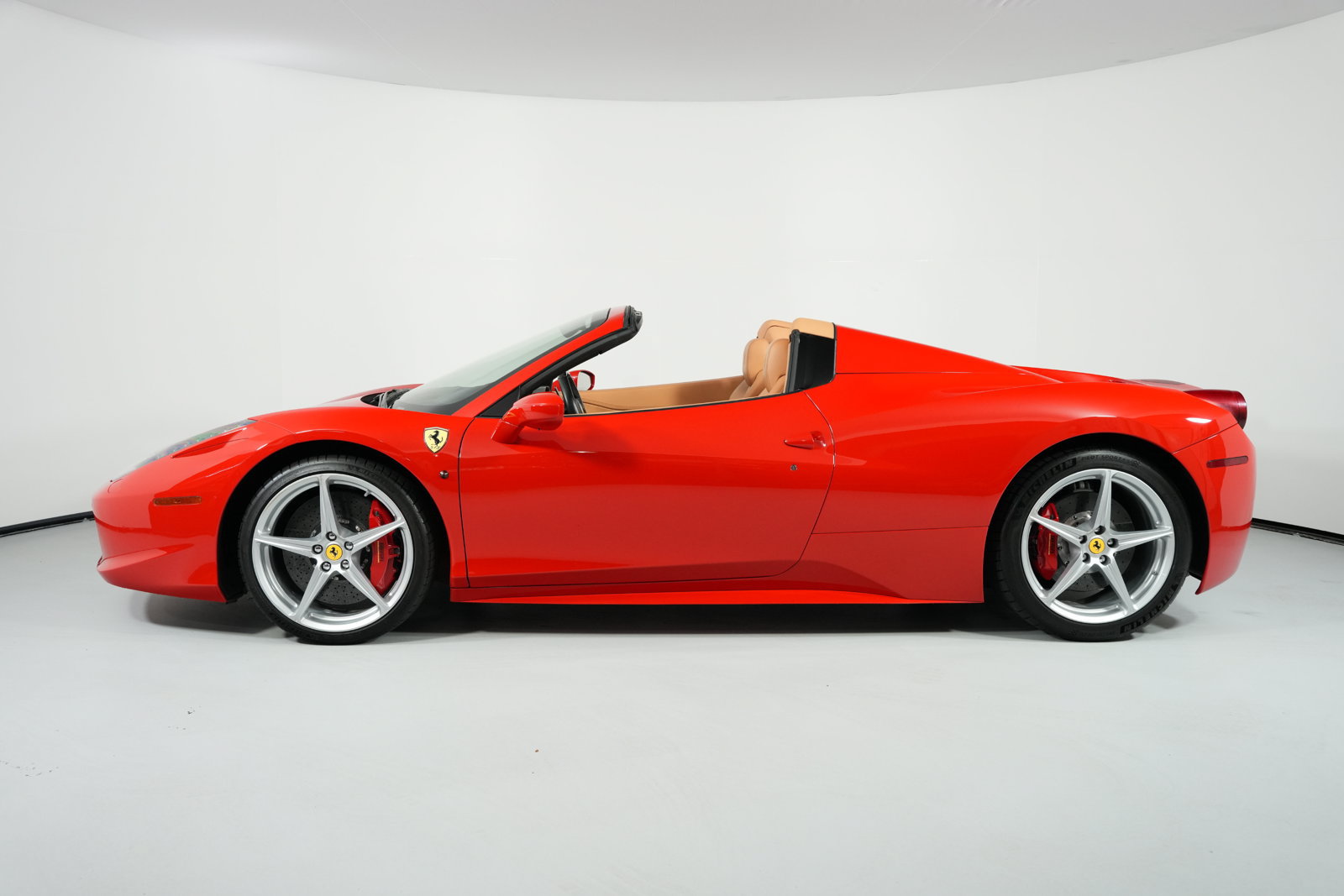 Certified 2012 Ferrari 458 Spider RWD image 21