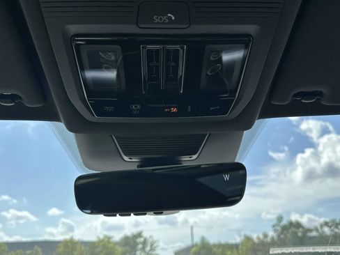 New 2026 Volkswagen Tiguan SE R-Line AWD/4WD image 25