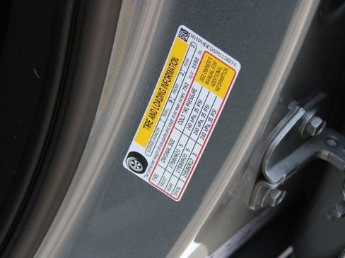 Certified 2023 GMC Sierra 1500 SLT image 31