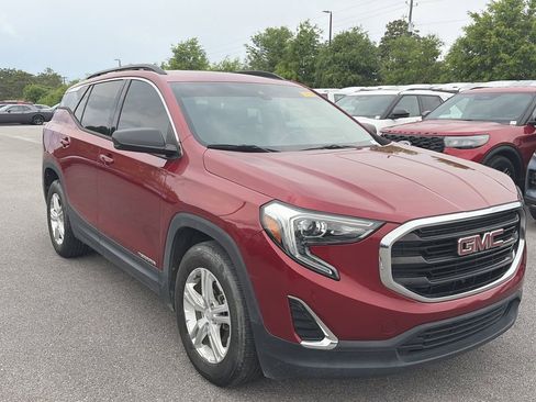 Used 2020 GMC Terrain SLE w/ Driver Convenience Package FWD image 9