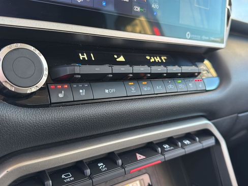 Used 2023 Toyota Tundra Limited image 26