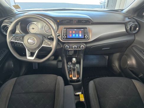 Used 2020 Nissan Kicks S image 7