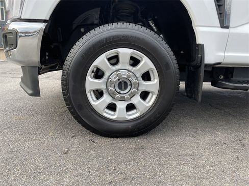 Used 2023 Ford F250 XLT w/ Snow Plow Prep Package image 9