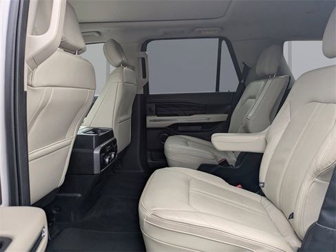 Used 2019 Ford Expedition Platinum image 16