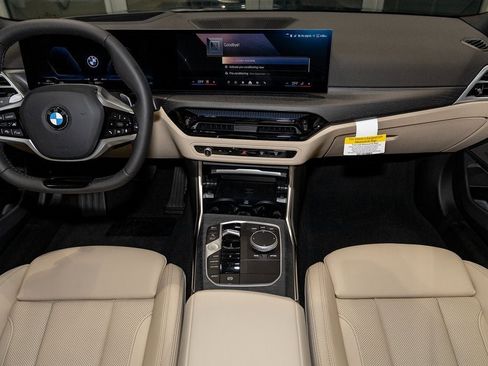 Used 2026 BMW 330i xDrive Sedan w/ Premium Package image 38