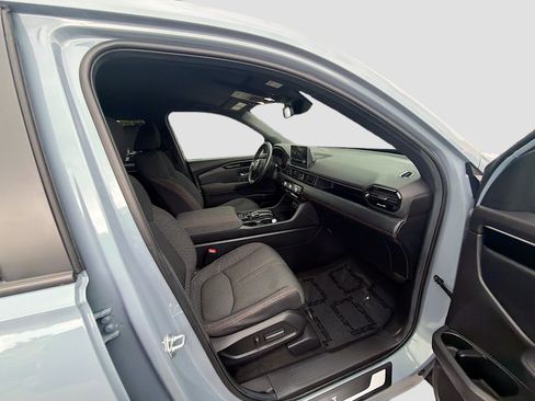 Certified 2024 Honda Pilot Sport image 31