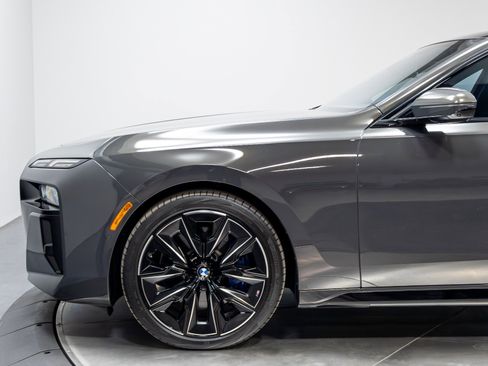 Used 2023 BMW 760i xDrive AWD/4WD image 46