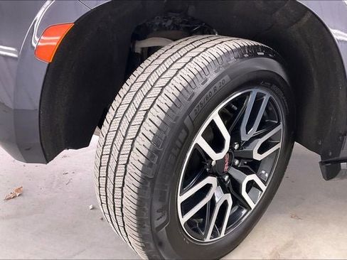 Used 2023 GMC Yukon XL AT4 w/ Technology Package AWD/4WD image 34