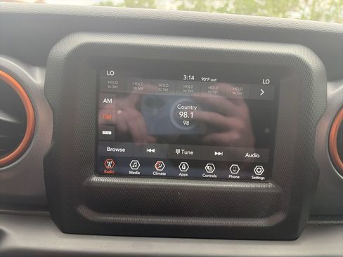 Used 2021 Jeep Gladiator Mojave w/ Trailer Tow Package AWD/4WD image 20