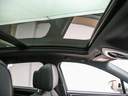 Certified 2026 Porsche Macan AWD/4WD image 21