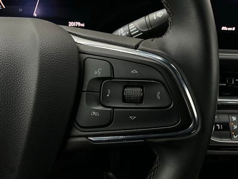 Used 2025 Buick Envista Sport Touring image 34