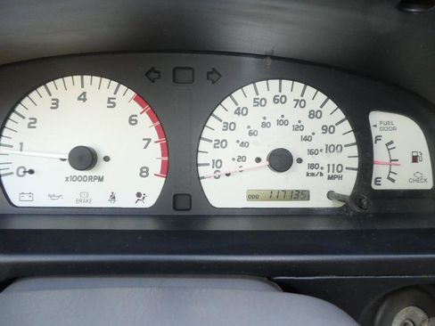 Used 2002 Toyota Tacoma PreRunner image 3