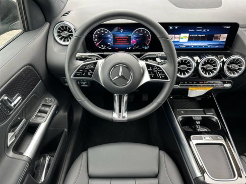 Used 2025 Mercedes-Benz GLA 250 image 15
