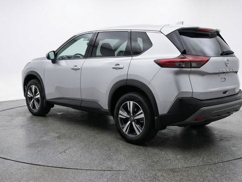 Used 2025 Nissan Rogue SV image 6