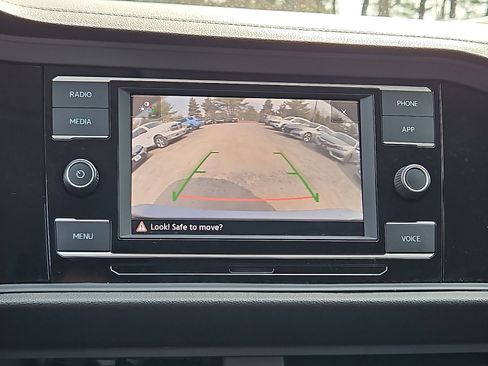 Used 2023 Volkswagen Jetta SE FWD image 18