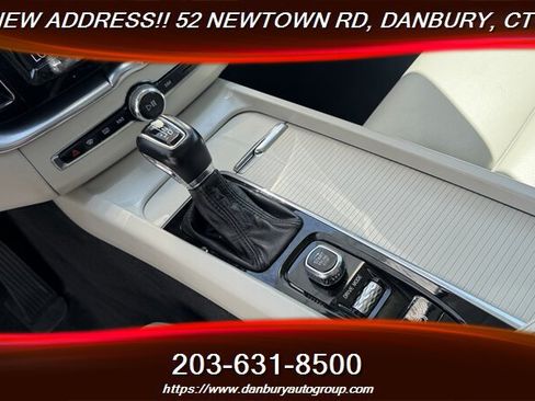 Used 2019 Volvo XC60 T6 Momentum w/ Premium Package AWD/4WD image 27