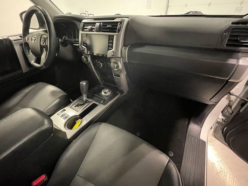 Used 2022 Toyota 4Runner SR5 Premium w/ Moonroof Package AWD/4WD image 27