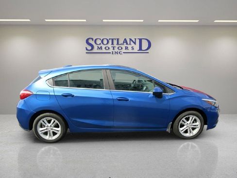 Used 2017 Chevrolet Cruze LT FWD image 6