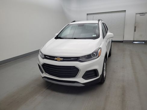 Used 2020 Chevrolet Trax LT w/ LT Convenience Package FWD image 15