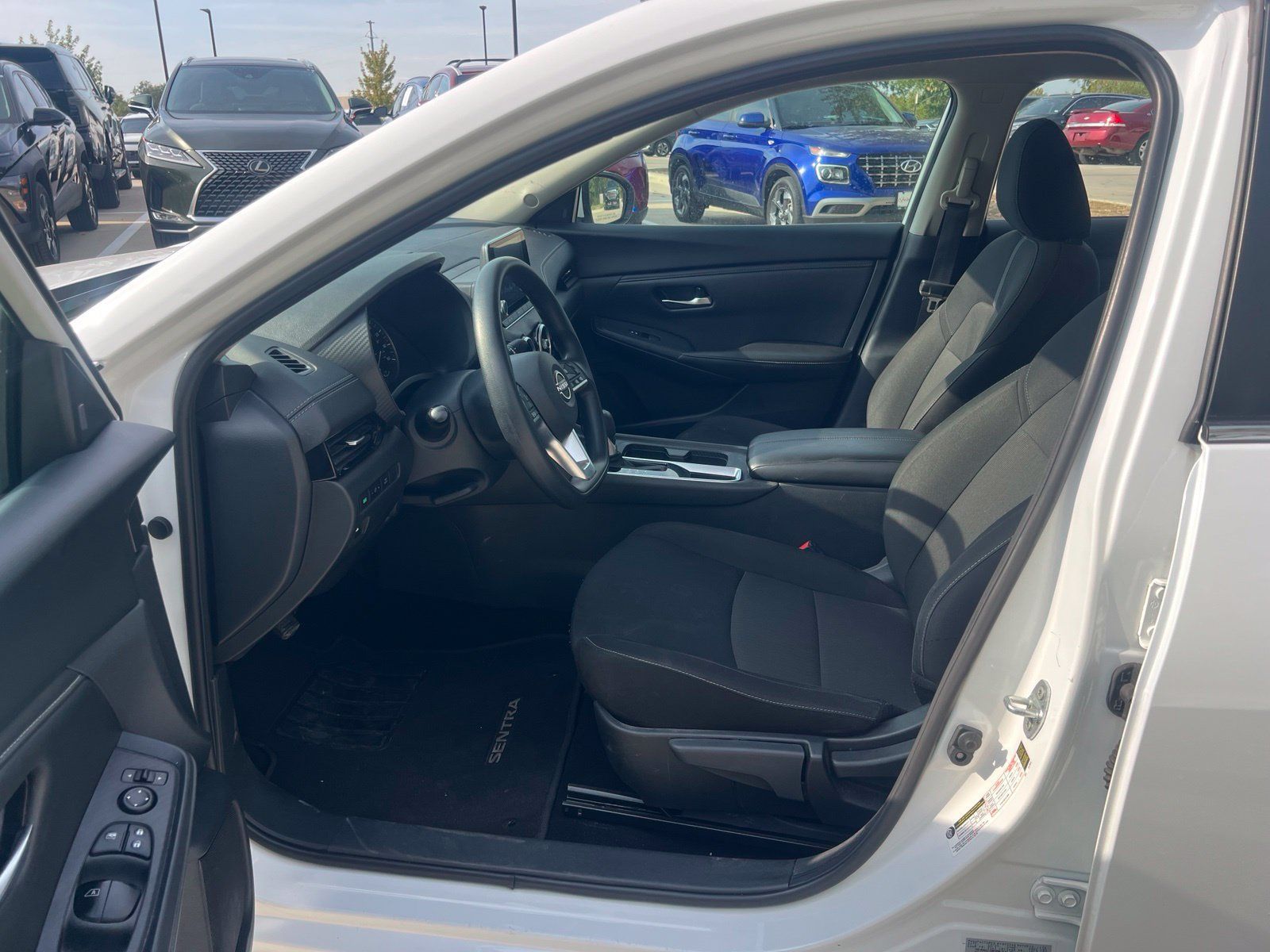 Used 2025 Nissan Sentra SV FWD image 21