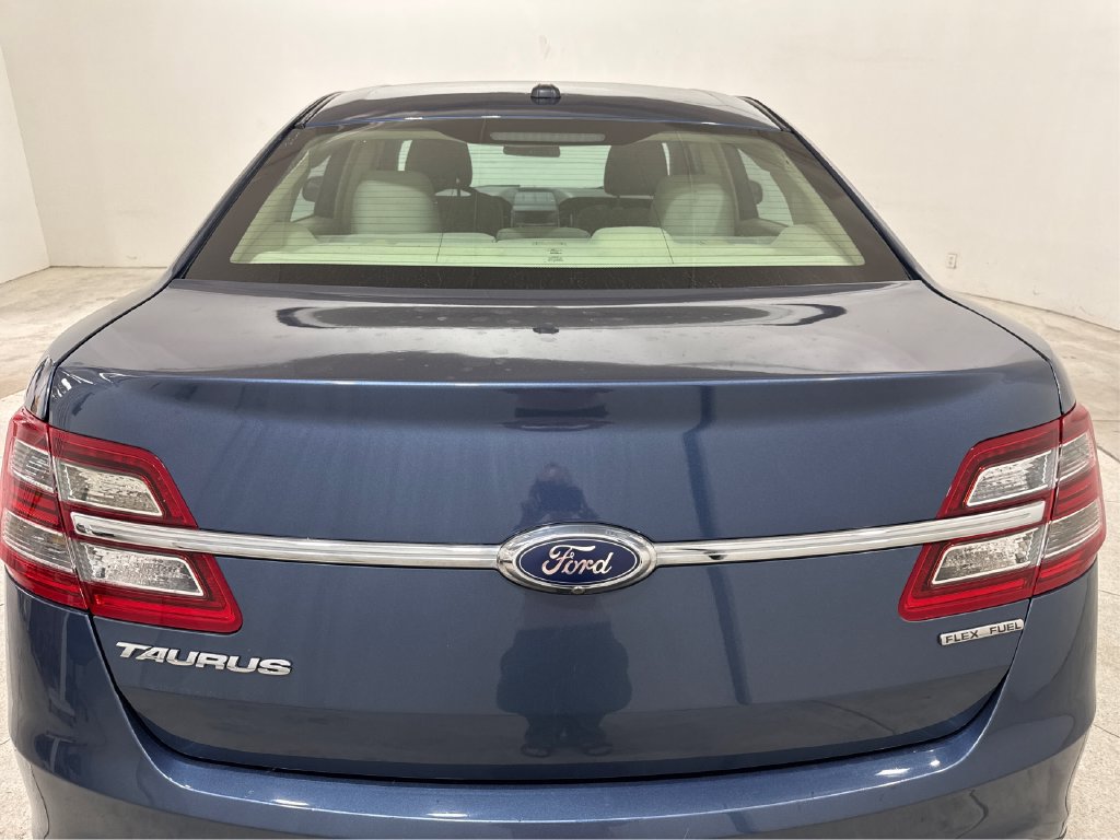 Used 2018 Ford Taurus SE FWD image 22