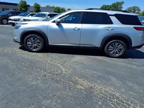 Used 2025 Nissan Pathfinder SV AWD/4WD image 27