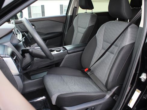 Used 2023 Nissan Rogue SV image 17