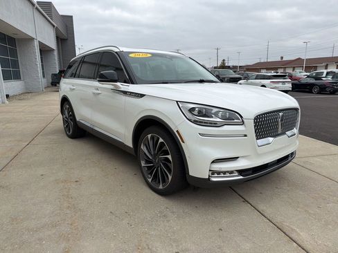 Used 2020 Lincoln Aviator Reserve w/ Equipment Group 202A image 3