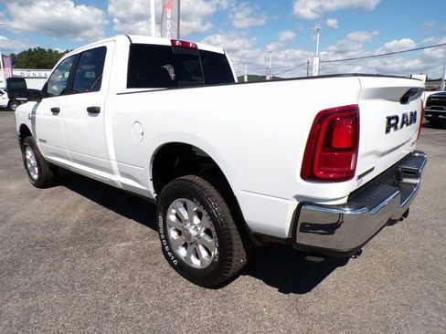 New 2026 RAM 2500 Big Horn AWD/4WD image 3