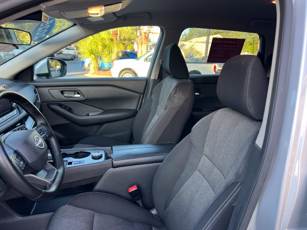Used 2025 Nissan Rogue SV AWD/4WD image 10
