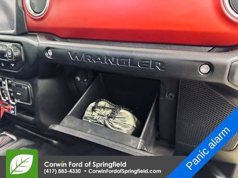 Used 2022 Jeep Wrangler Unlimited Rubicon w/ Cold Weather Group image 10