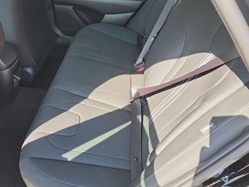 New 2026 Hyundai Elantra Hybrid FWD image 15