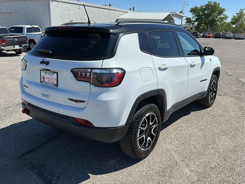 Used 2024 Jeep Compass Trailhawk AWD/4WD image 8