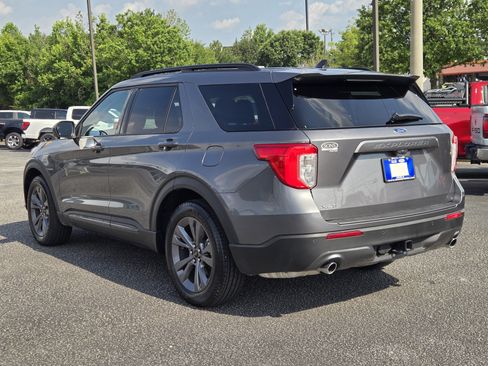 Certified 2024 Ford Explorer XLT w/ Equipment Group 202A RWD image 9