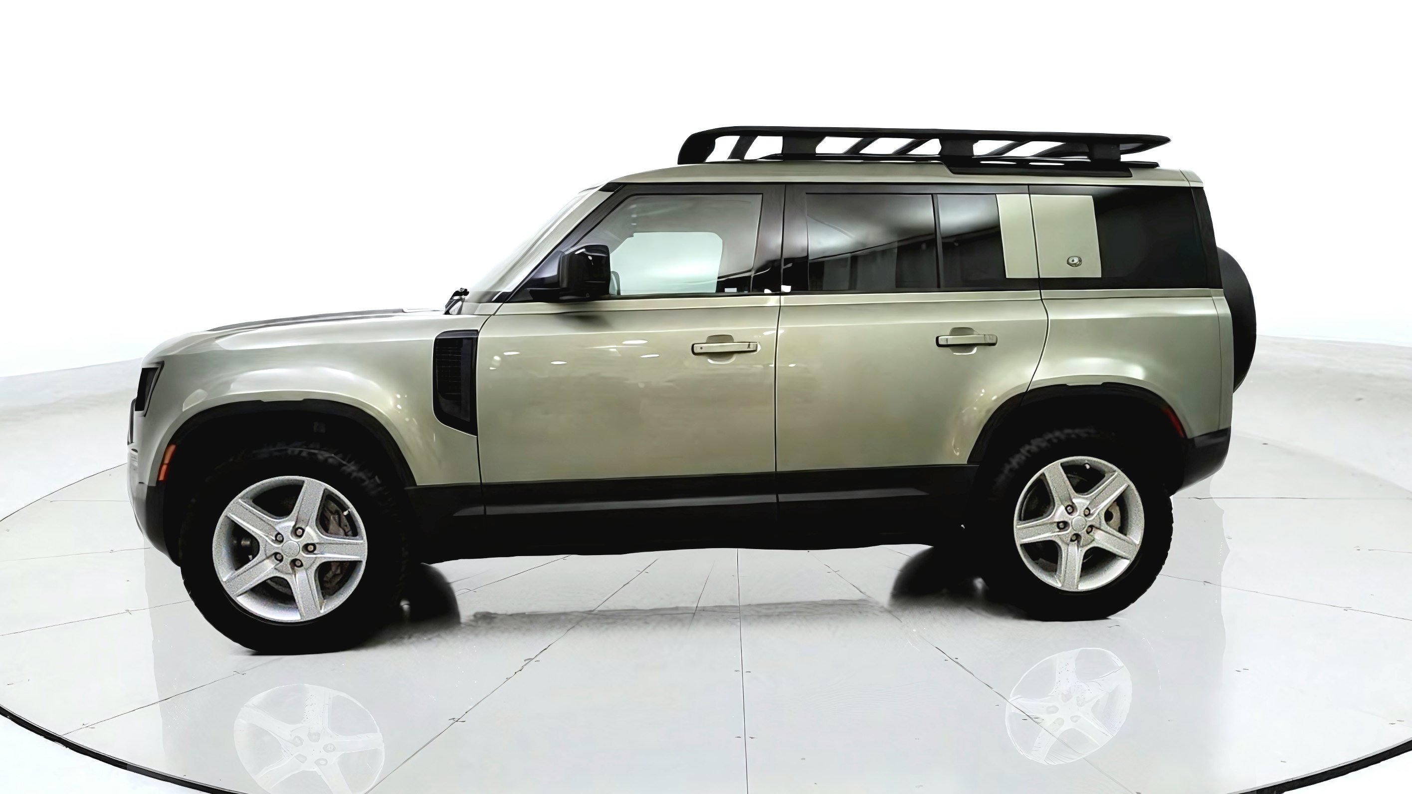 Used 2020 Land Rover Defender 110 HSE AWD/4WD image 4