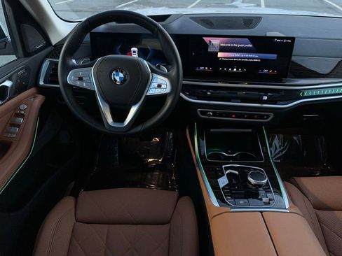 Certified 2025 BMW X7 xDrive40i w/ Premium Package image 11