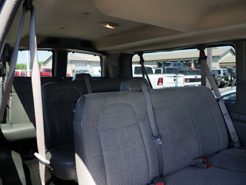 Used 2020 GMC Savana 3500 LS image 21
