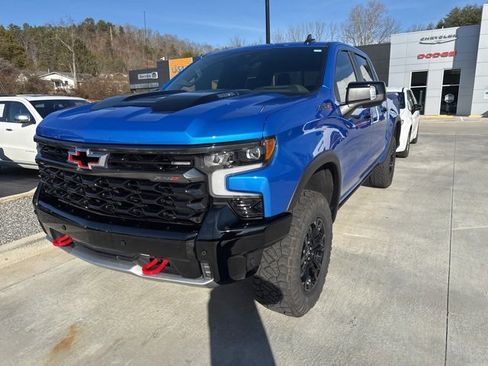 Used 2025 Chevrolet Silverado 1500 ZR2 w/ Technology Package image 11