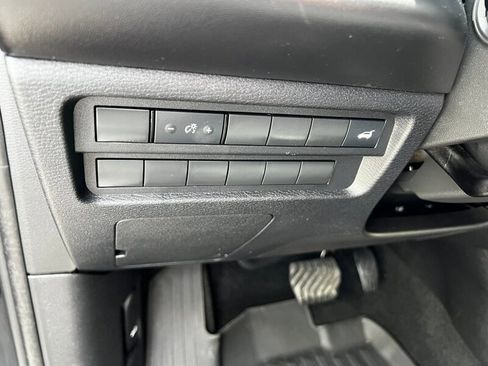 Used 2025 Mitsubishi Outlander SE AWD/4WD image 29