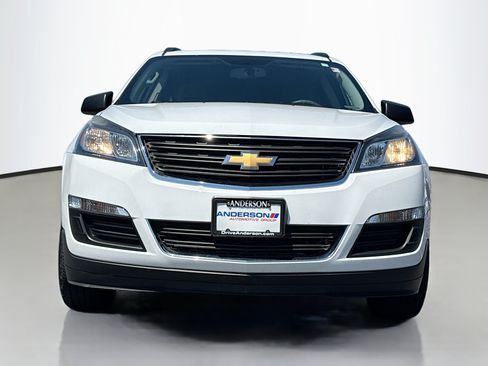 Used 2017 Chevrolet Traverse LS FWD image 16