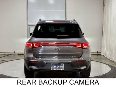 Used 2023 Mercedes-Benz EQB 300 4MATIC w/ Exclusive Package image 8