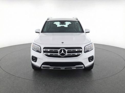 Used 2025 Mercedes-Benz GLB 250 4MATIC image 2