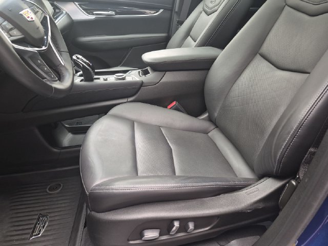 Used 2024 Cadillac XT5 Premium Luxury w/ LPO, Floor Liner Package AWD/4WD image 21
