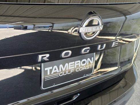 Used 2024 Nissan Rogue S FWD image 29