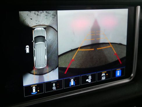 Used 2022 GMC Yukon Denali image 32