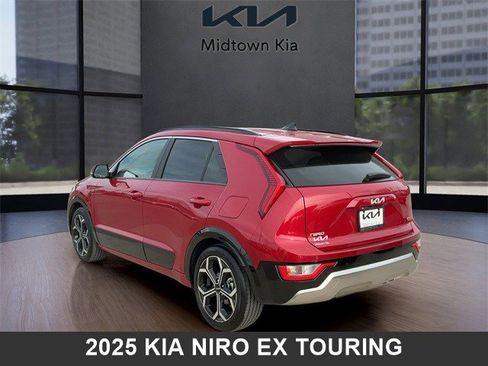 Used 2025 Kia Niro EX Touring image 5