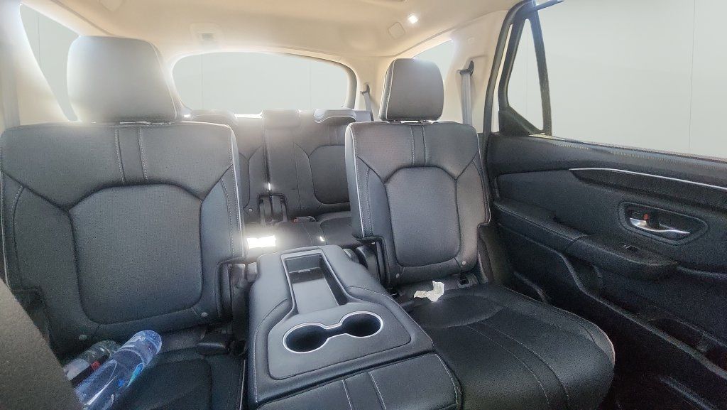Used 2025 Honda Pilot Elite image 10