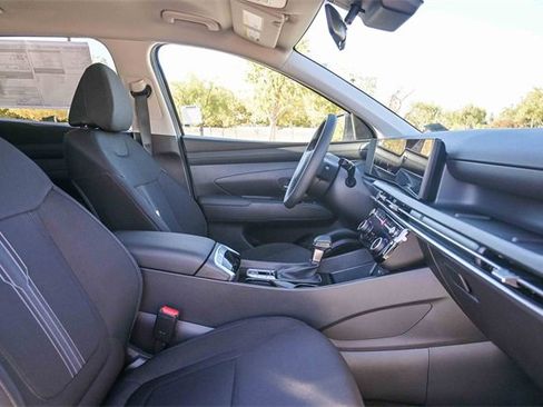 New 2026 Hyundai Tucson SEL image 18