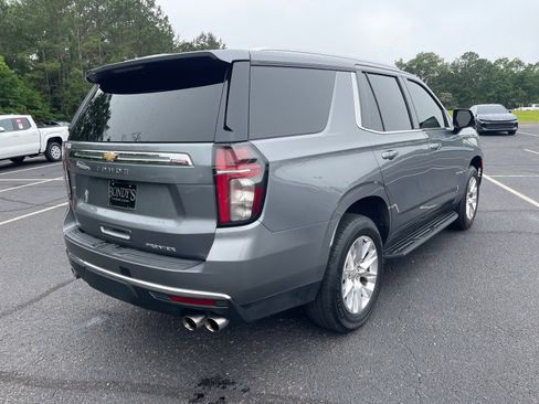 Used 2021 Chevrolet Tahoe Premier w/ Premium Package RWD image 17