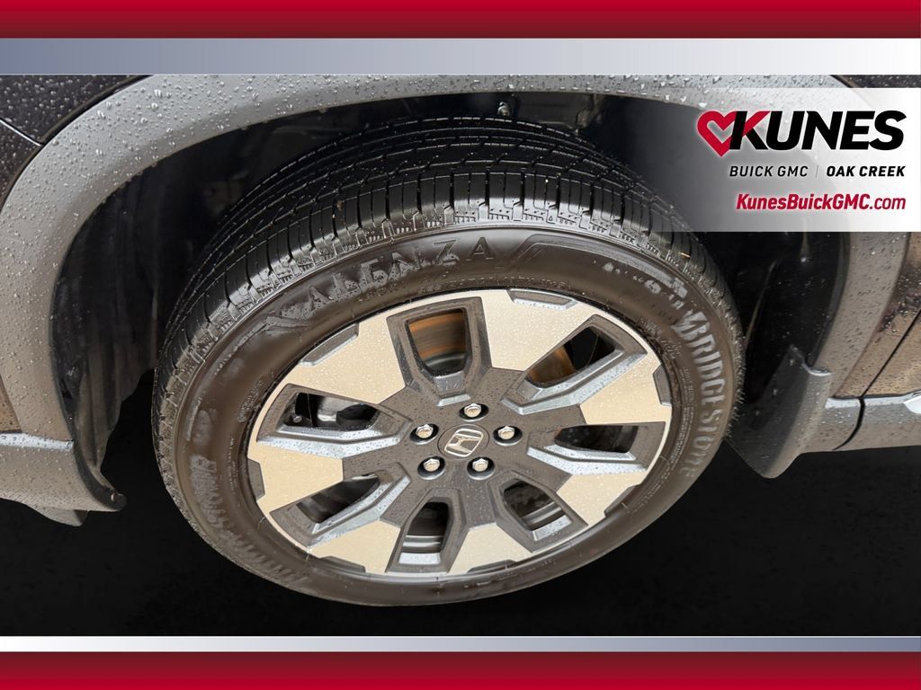 Used 2026 Honda Pilot Touring image 13